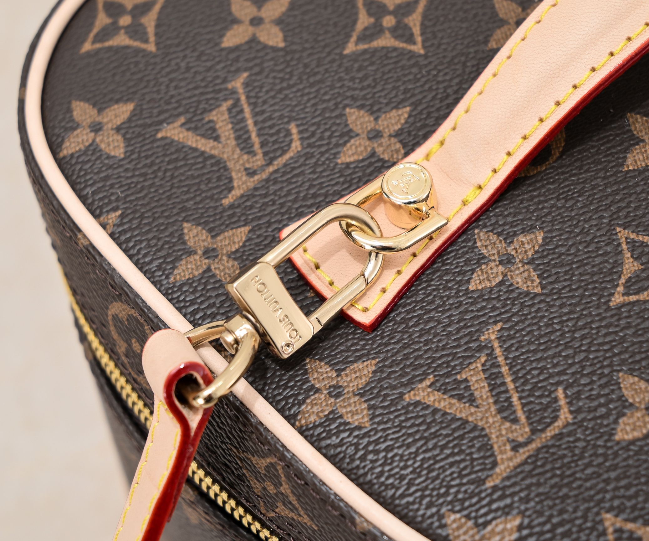 Louis Vuitton Nice Mini Toiletry Pouch 32Cm M47280 - Image 7