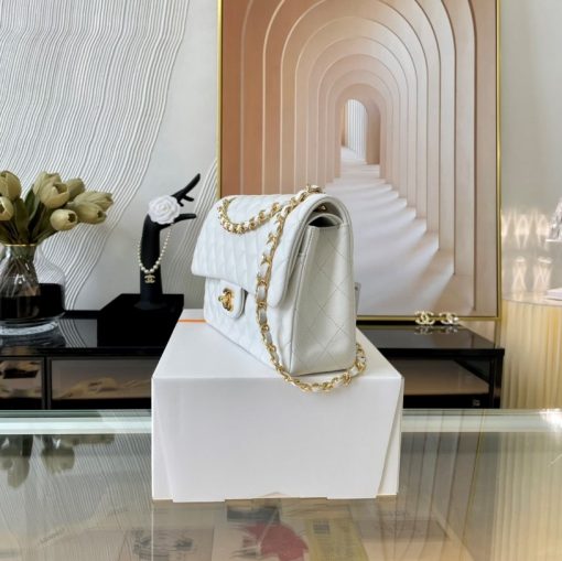Chanel Classic Medium Handbag White 25Cm A01112 - Image 5
