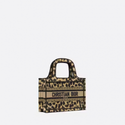 Mini Dior Book Tote (22,5 X 15 X 6 Cm)
