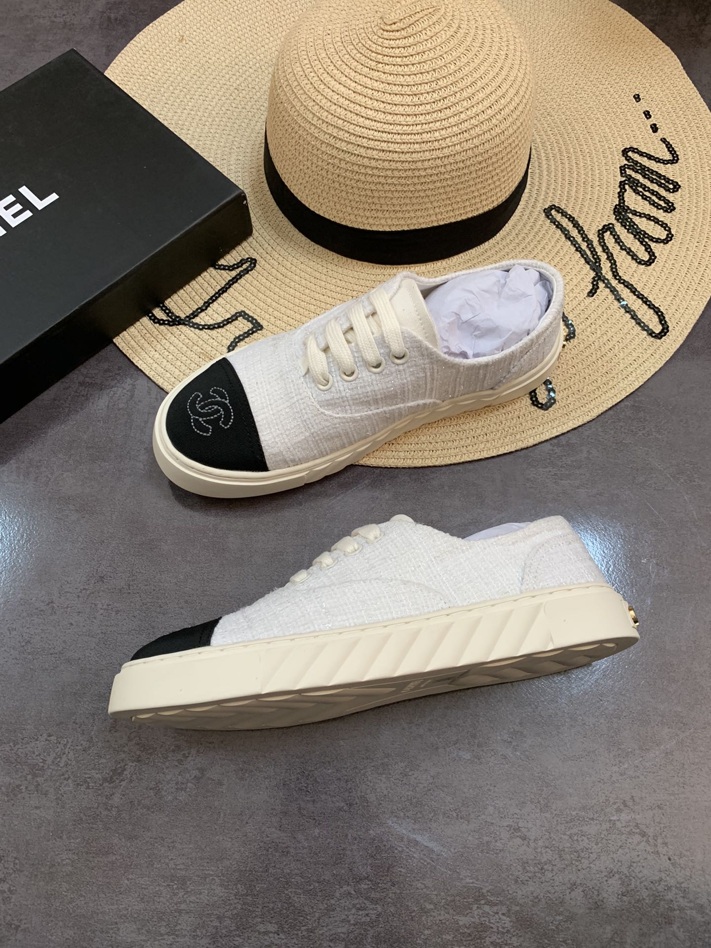 Chanel Cc Sneakers Canvas Mix In White - Image 5