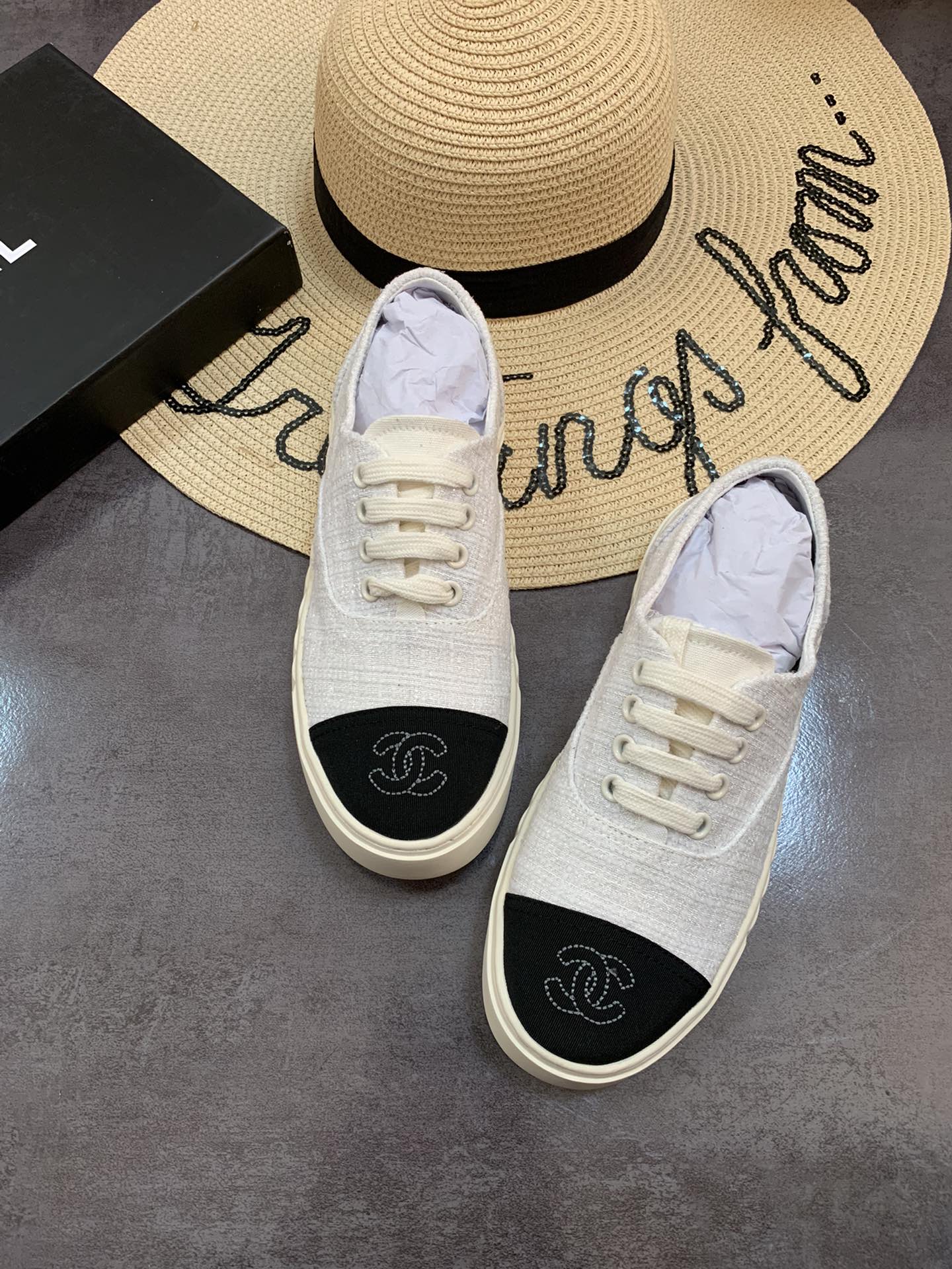 Chanel Cc Sneakers Canvas Mix In White - Image 4