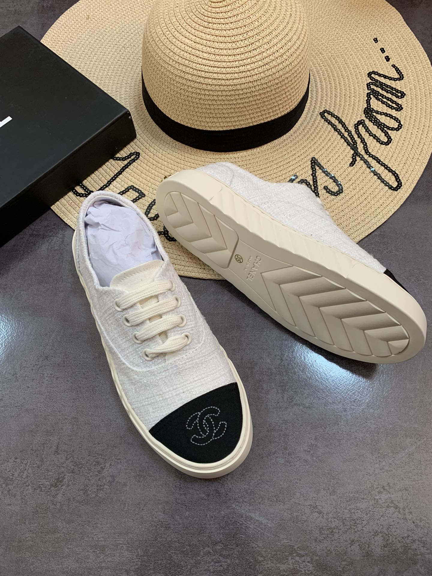 Chanel Cc Sneakers Canvas Mix In White - Image 3