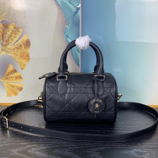 Dior Groove 20 Bag Macrocannage Calfskin Black 20Cm M1364Ubol M900 - Image 2