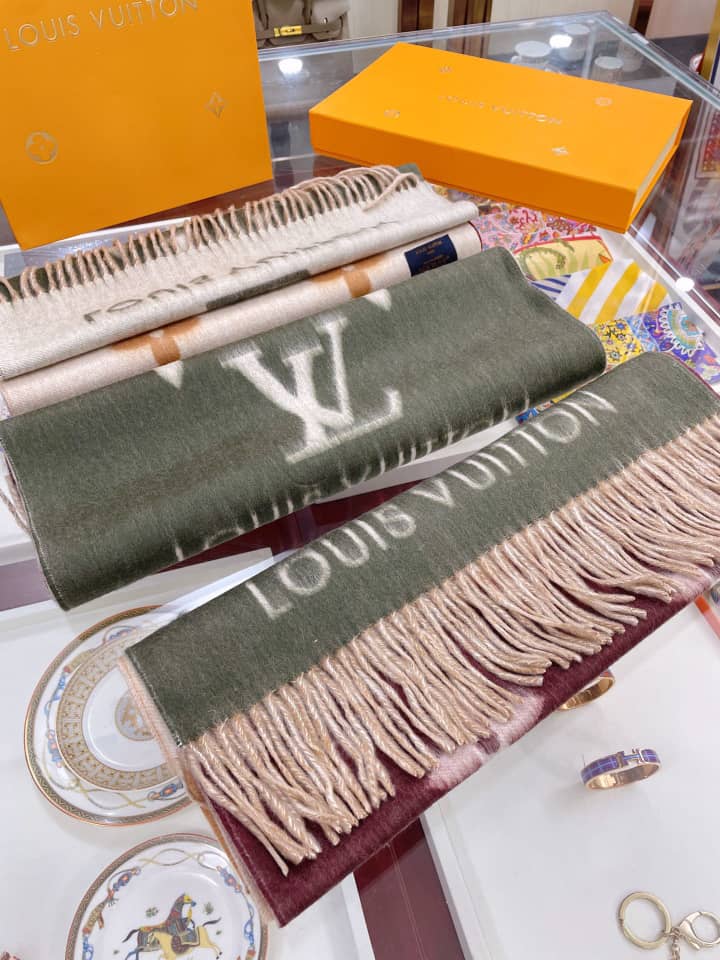Louis Vuitton Reykjavik Gradient Scarf - Image 3