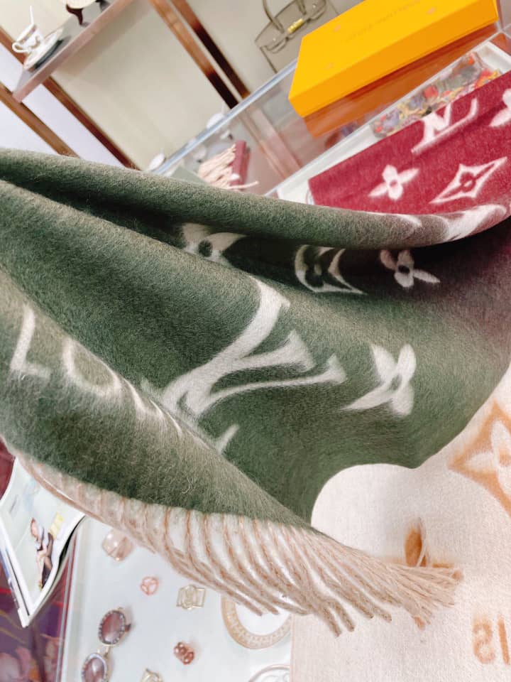 Louis Vuitton Reykjavik Gradient Scarf - Image 5