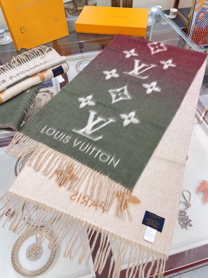 Louis Vuitton Reykjavik Gradient Scarf - Image 7