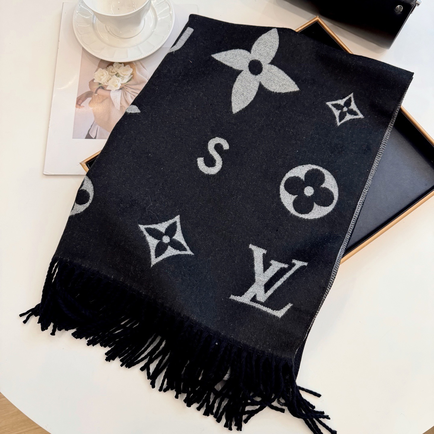 Louis Vuitton Reykjavik 2.0 Scarf - Image 5