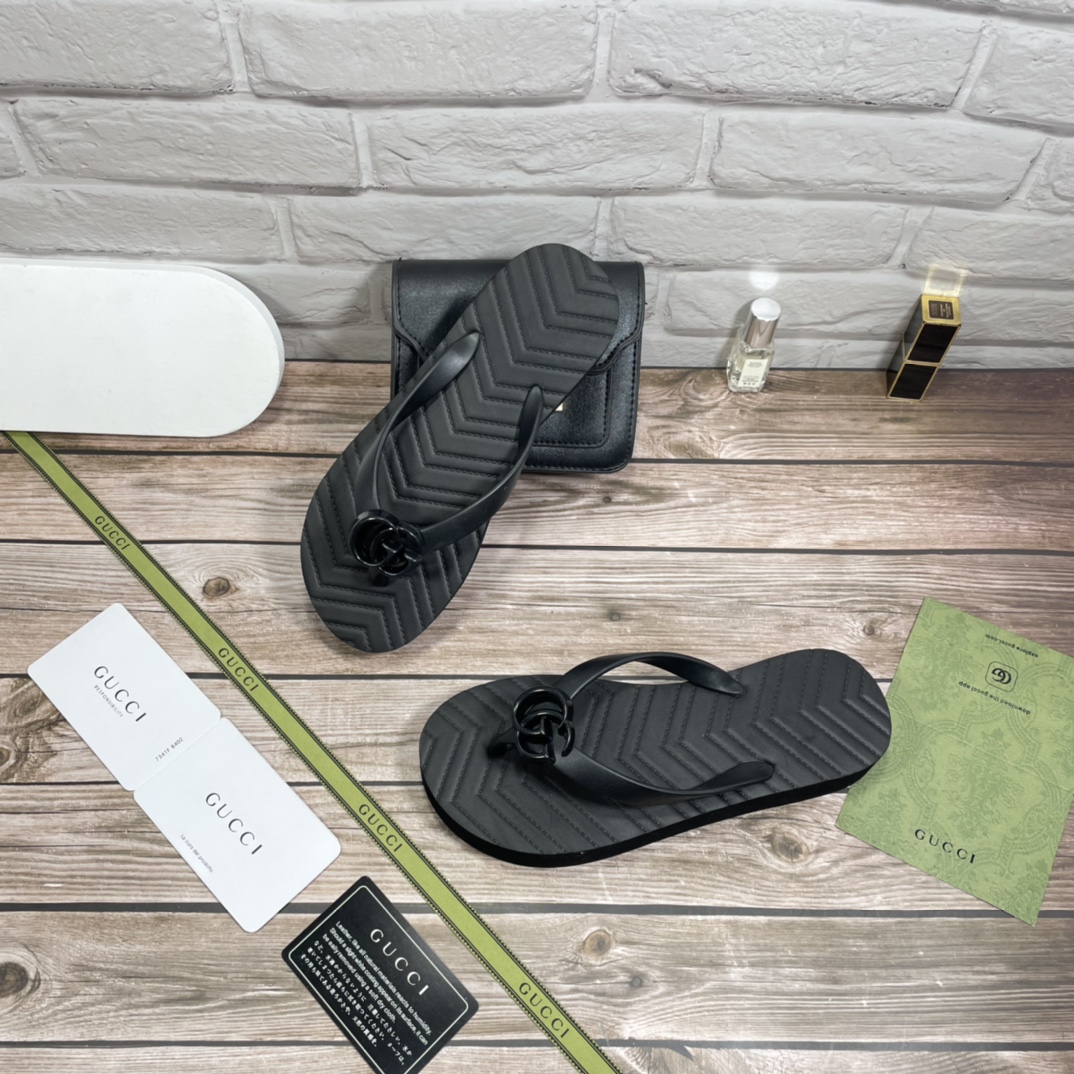 Gucci Women's Chevron Thong Black 655463 J8710 1000 - Image 7