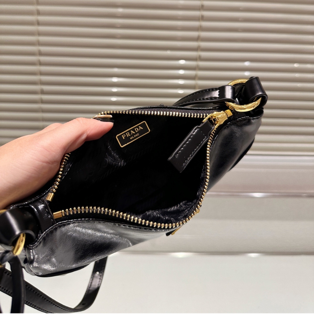 Prada Re Edition 2002 Leather Shoulder Bag Black - Image 7