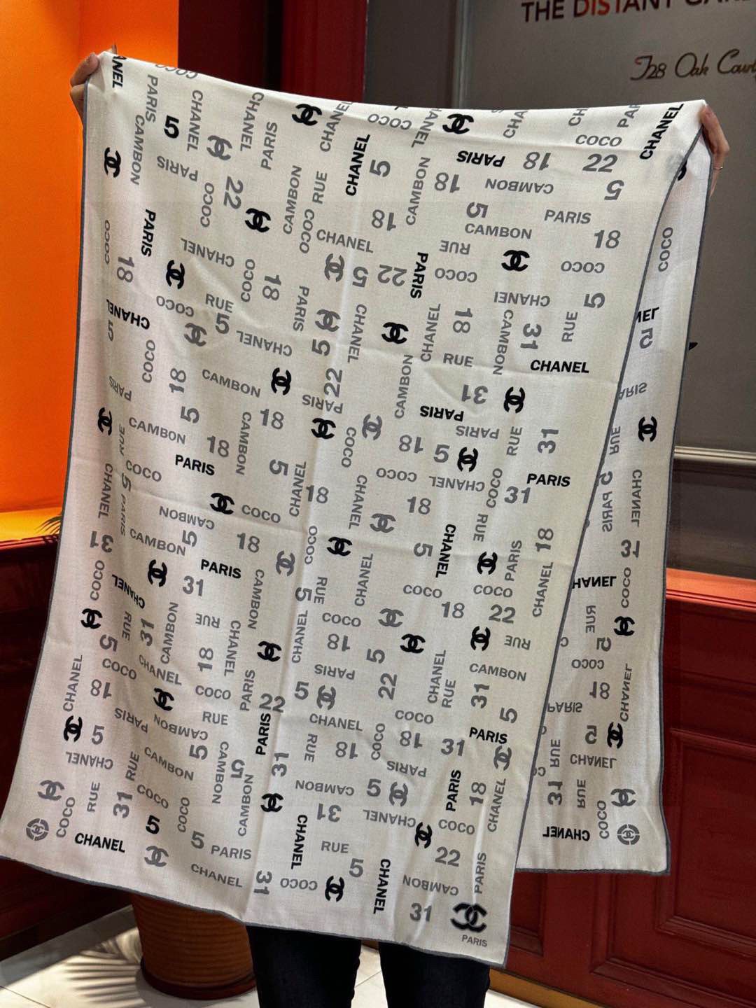 Chanel 25S SCARF 180 IN CASHMERE SILK - Image 2