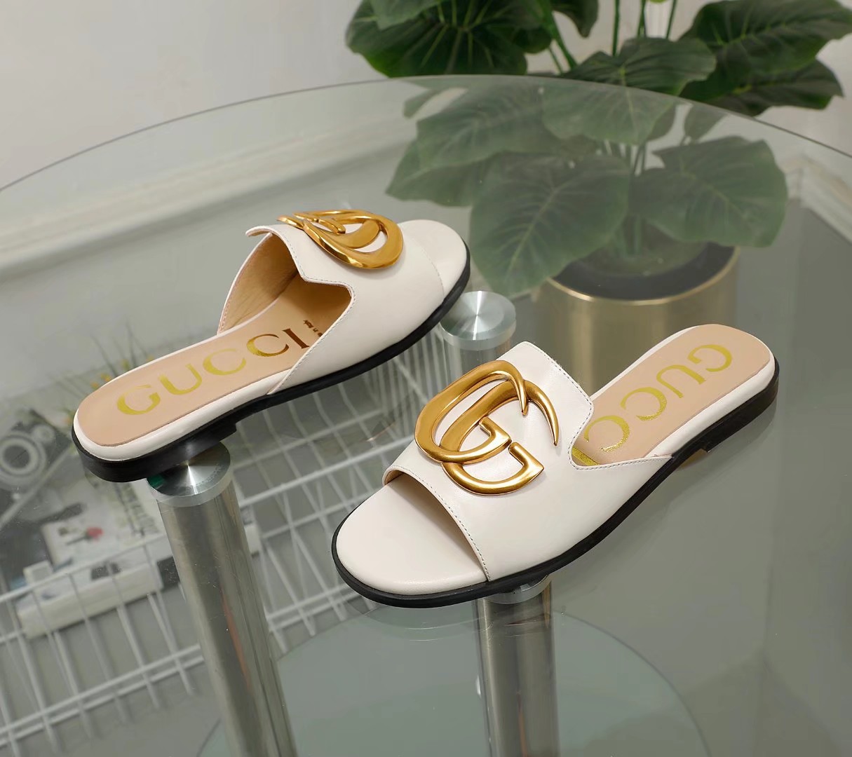 Gucci Princetown Gg Slippers Leather White - Image 6