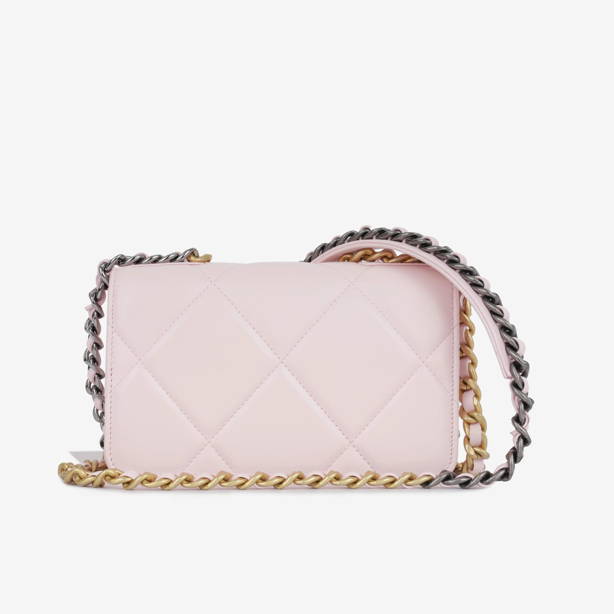 Chanel 19 WOC - Image 3