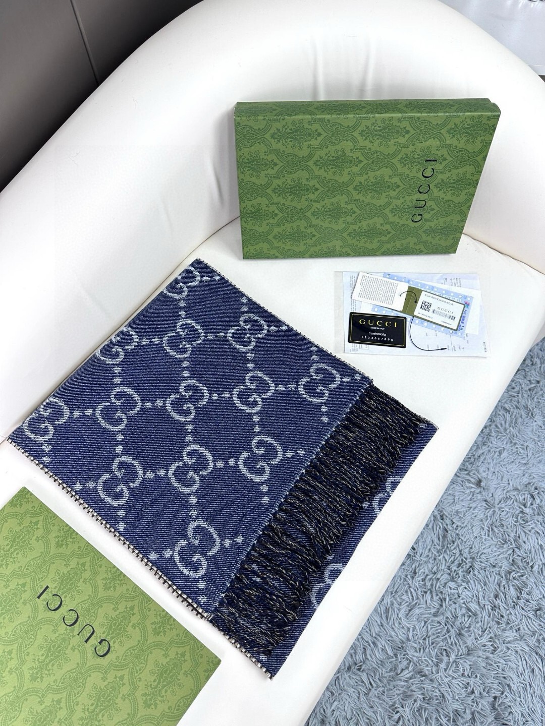 Gucci GG Pattern Jacquard Wool Silk Scarf - Image 3